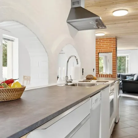 3 Bedroom Amazing In Prázdninový dům *