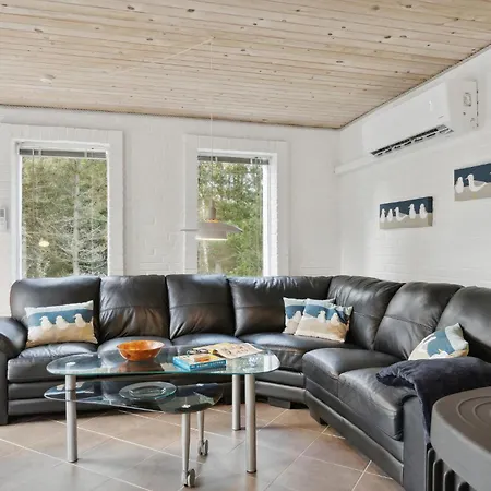 Feriehus 3 Bedroom Amazing In