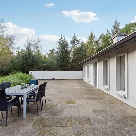 3 Bedroom Amazing In Prázdninový dům *